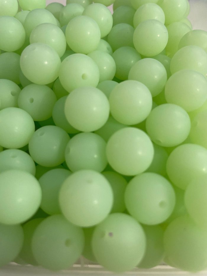 green glow in the dark beads