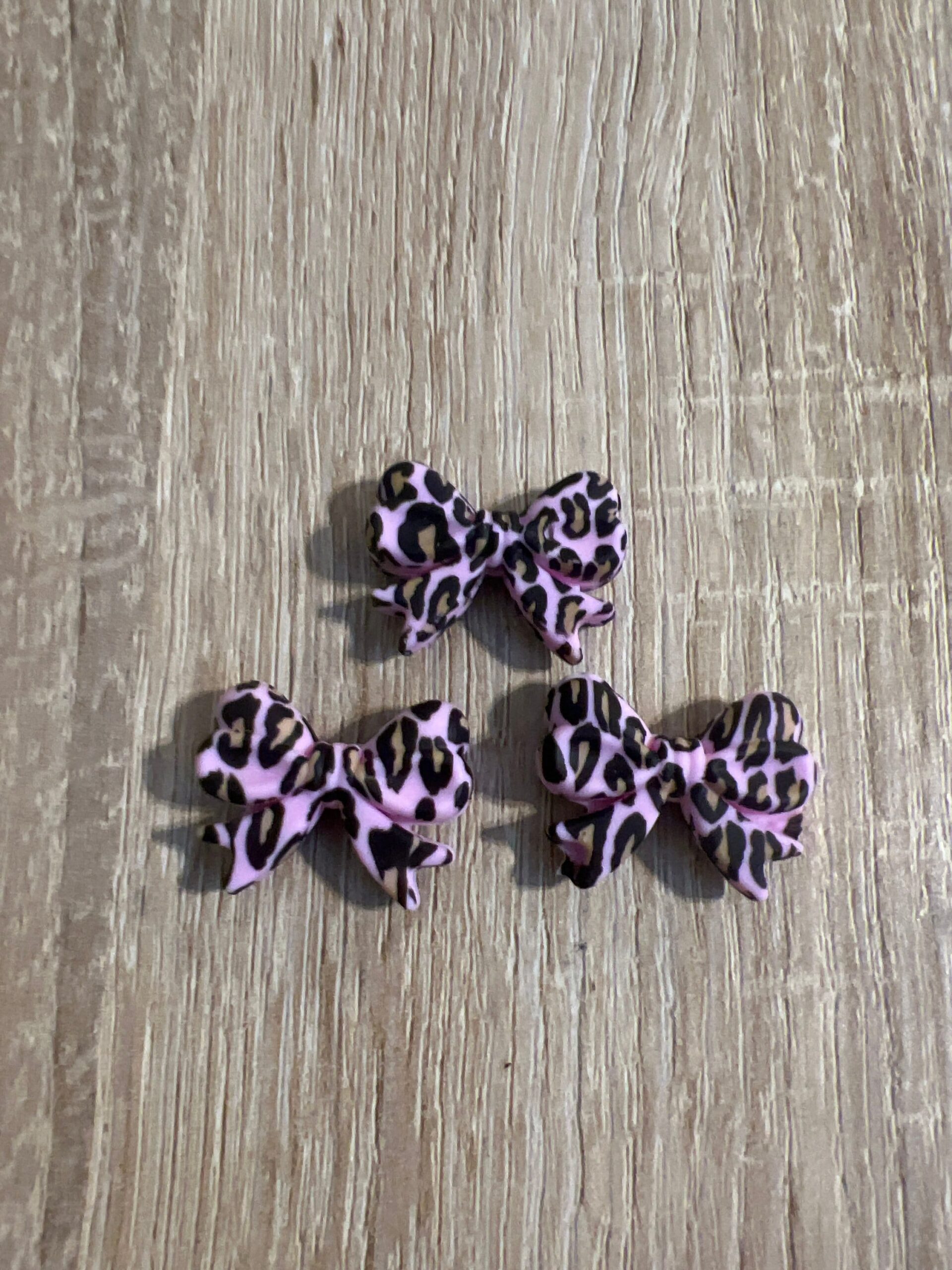 Silicone Pink leopard print Bow Beads, High Quality CRAFT SUPPLY