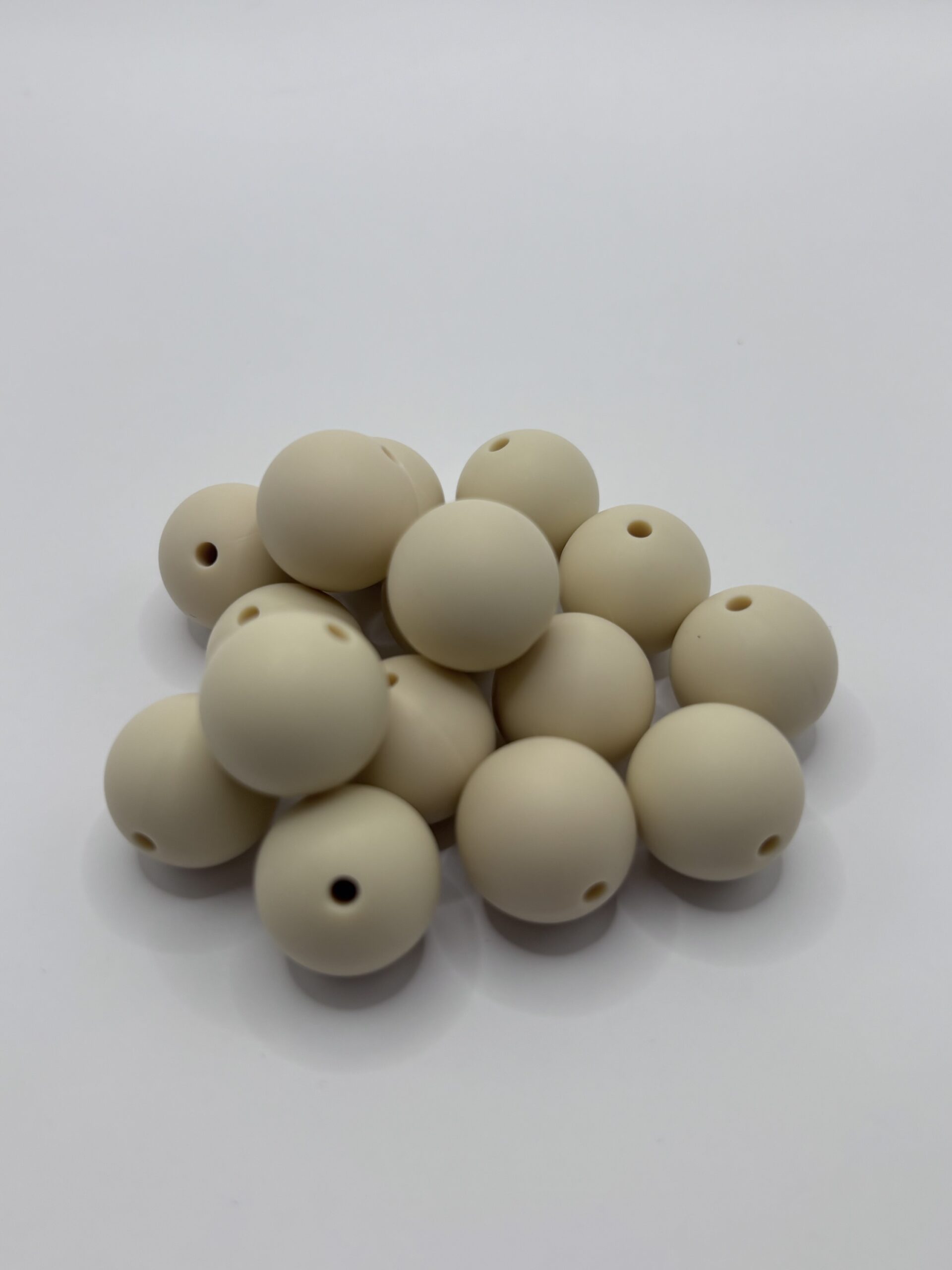 15mm Round Creme Beads